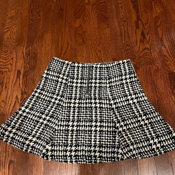 Black and White Houndstooth Women's Skirt Size S - Picture 2 of 6